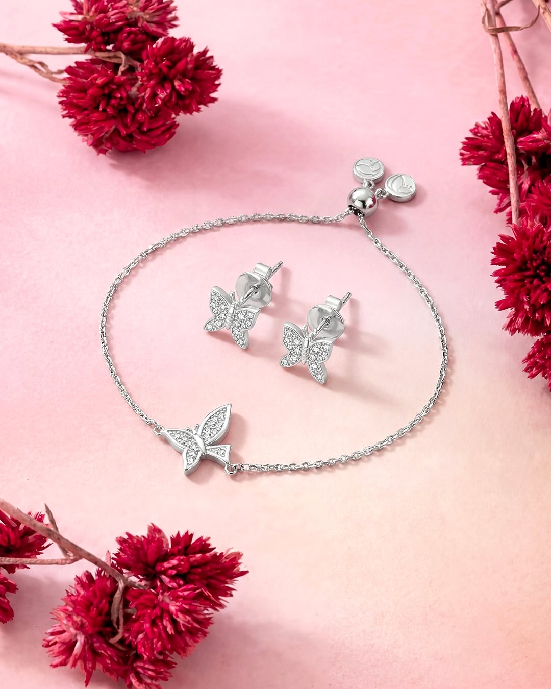 model gelang emas putih yang lagi trend