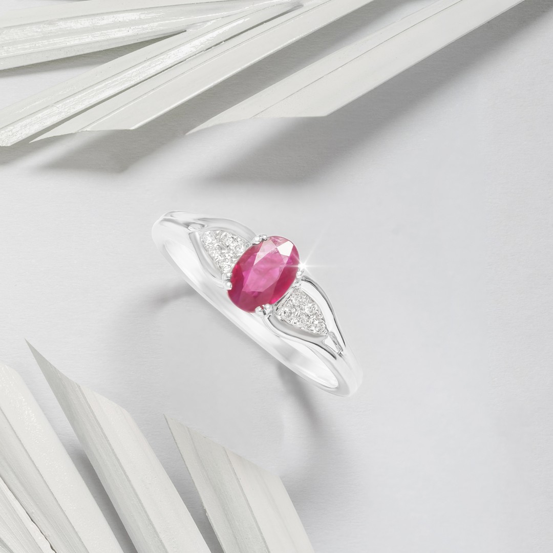 model cincin batu wanita