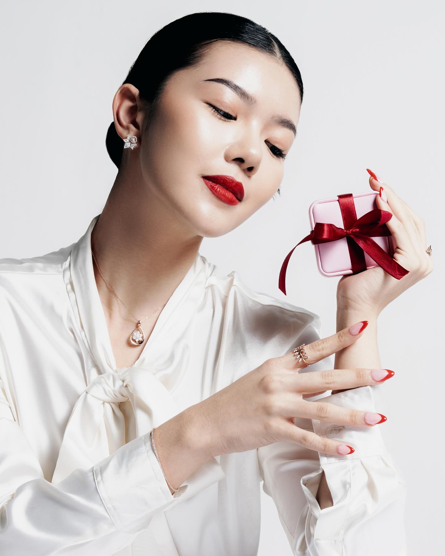 Model cincin emas terbaru